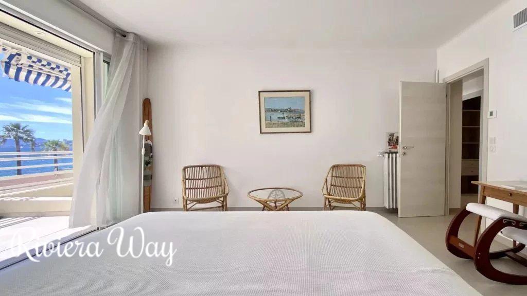 5 room apartment in Juan-les-Pins, photo #1, listing #104029716