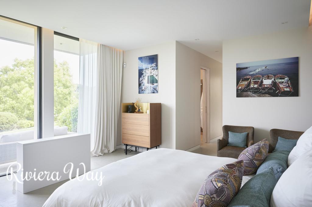 7 room villa in Saint-Tropez, photo #9, listing #83232702