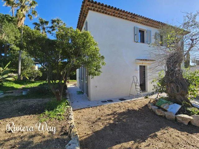 4 room villa in Cap d'Antibes, photo #10, listing #99443022