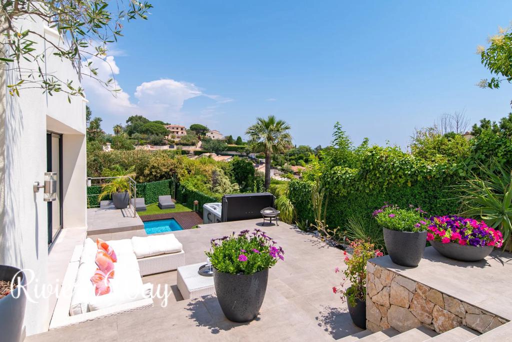 6 room villa in Golf Juan, photo #8, listing #106900416