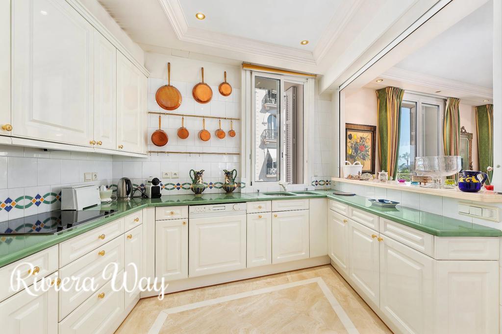 4 room penthouse in Boulevard de la Croisette, photo #7, listing #78786792