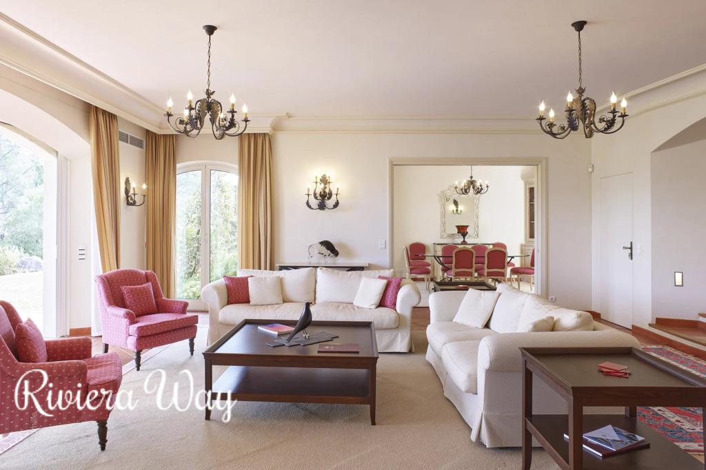 8 room villa in Fayence, photo #10, listing #93933336