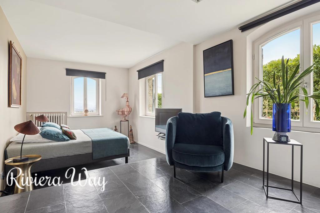 7 room villa in La Gaude, photo #4, listing #104324052