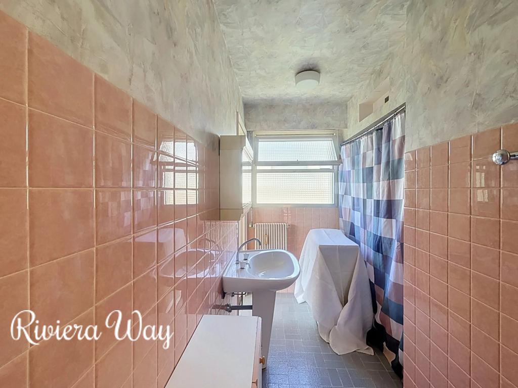 2 room apartment in Antibes, photo #8, listing #107046534