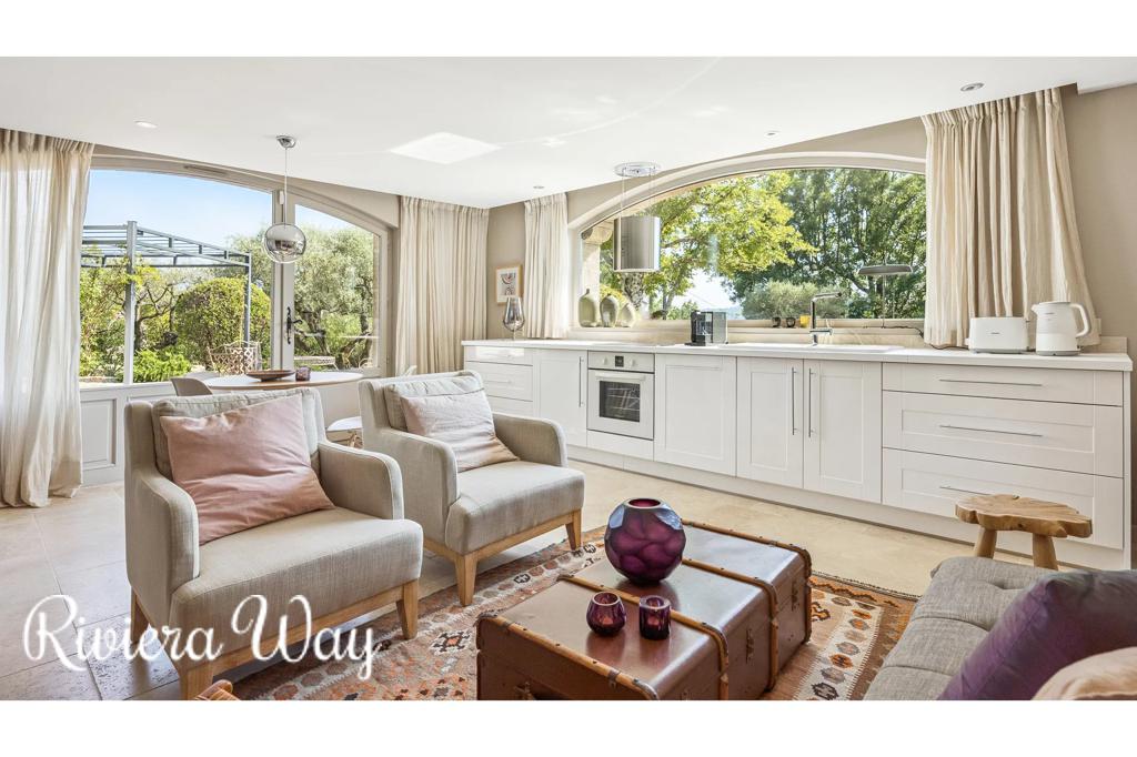 6 room villa in Fayence, photo #1, listing #99483678