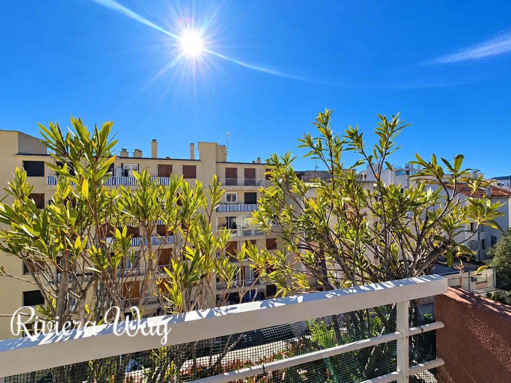 3 room apartment in Juan-les-Pins, photo #5, listing #105680400