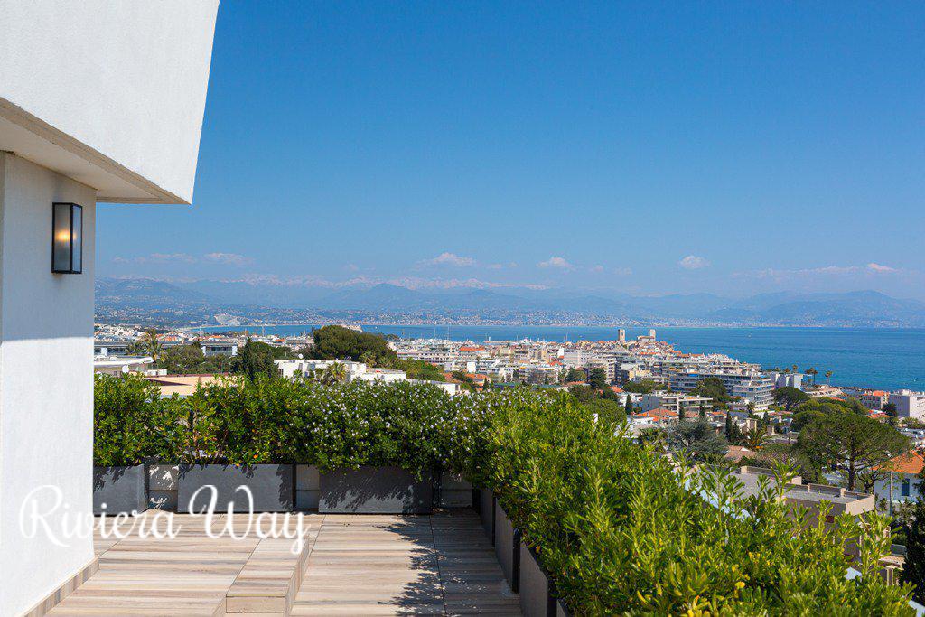 4 room penthouse in Juan-les-Pins, photo #4, listing #78988896