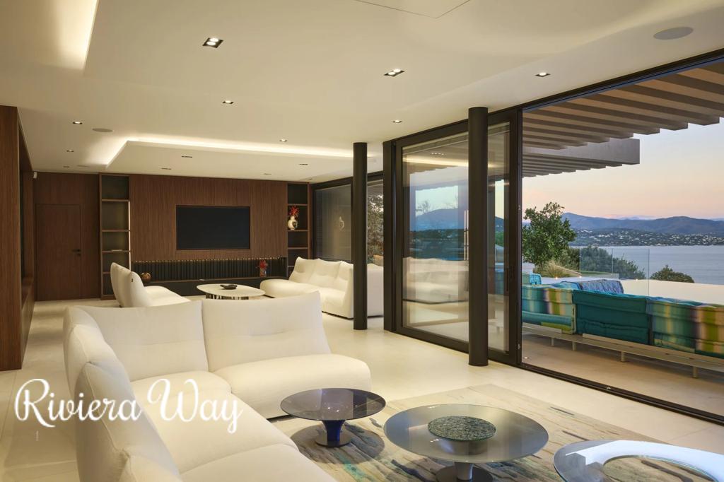 8 room villa in Gassin, photo #9, listing #104606964