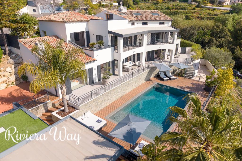 8 room villa in Cagnes-sur-Mer, photo #4, listing #106072008
