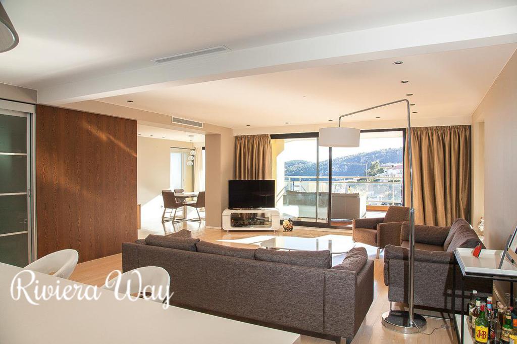 5 room apartment in Villefranche-sur-Mer, 144 m², photo #4, listing #73830876