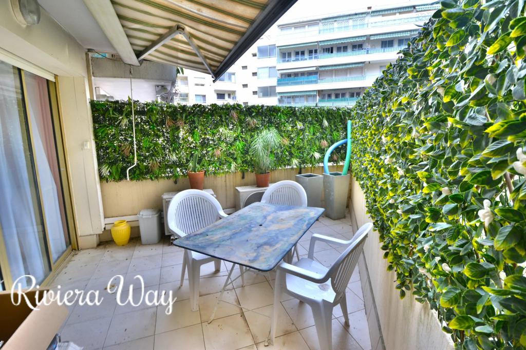 3 room apartment in Juan-les-Pins, photo #1, listing #102969594