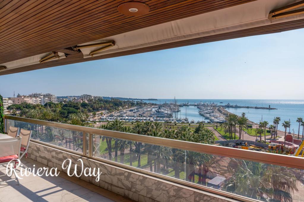 3 room apartment in Cannes, photo #2, listing #106147230