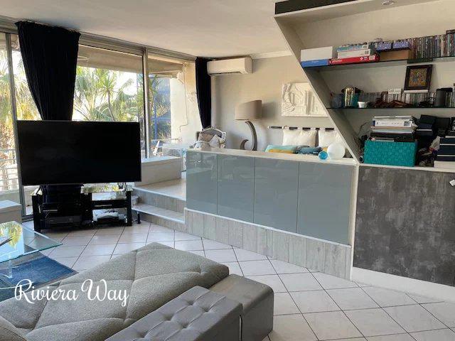 2 room apartment in Juan-les-Pins, photo #2, listing #99147384