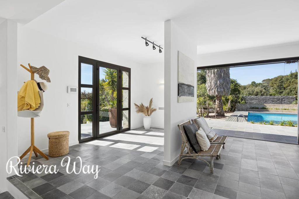 8 room villa in Biot, photo #3, listing #106093302