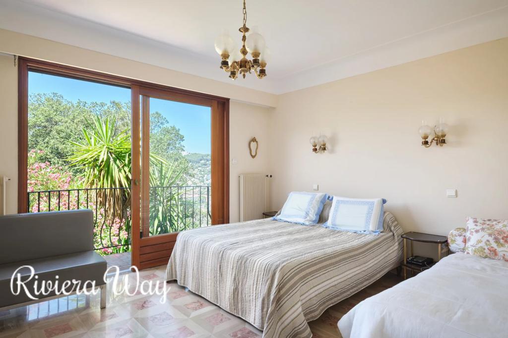 7 room villa in Vallauris, photo #4, listing #96063030