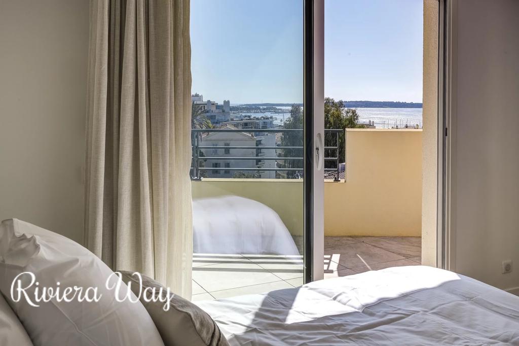 5 room apartment in Cannes, photo #10, listing #104110398
