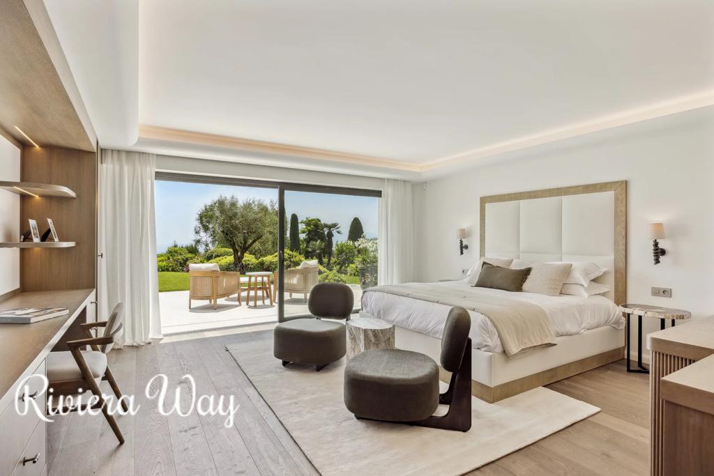 10 room villa in Cannes, photo #9, listing #107235660