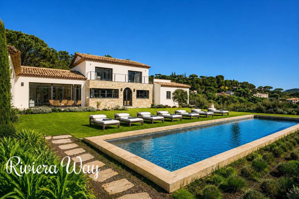 Villa in La Croix-Valmer, photo #3, listing #105455364