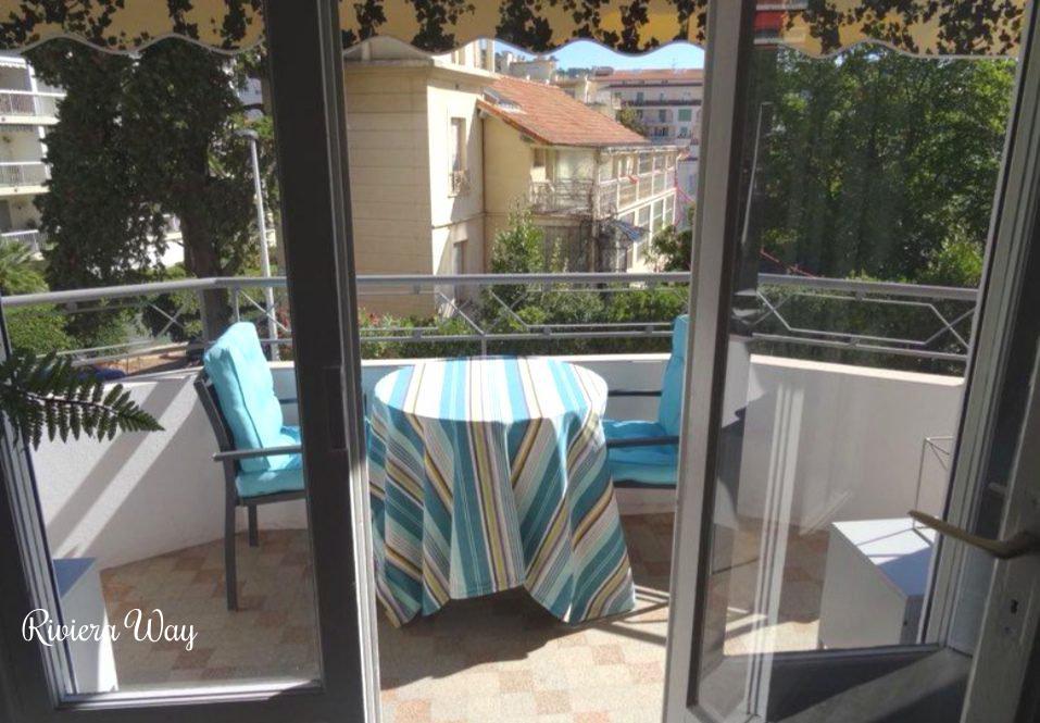 Apartment in Cannes, 53 m², photo #2, listing #80936268