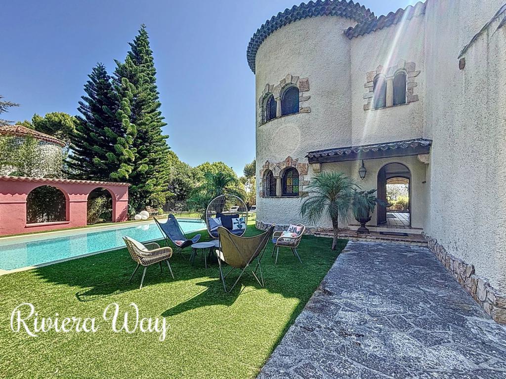 6 room villa in Cap d'Antibes, photo #1, listing #105780822