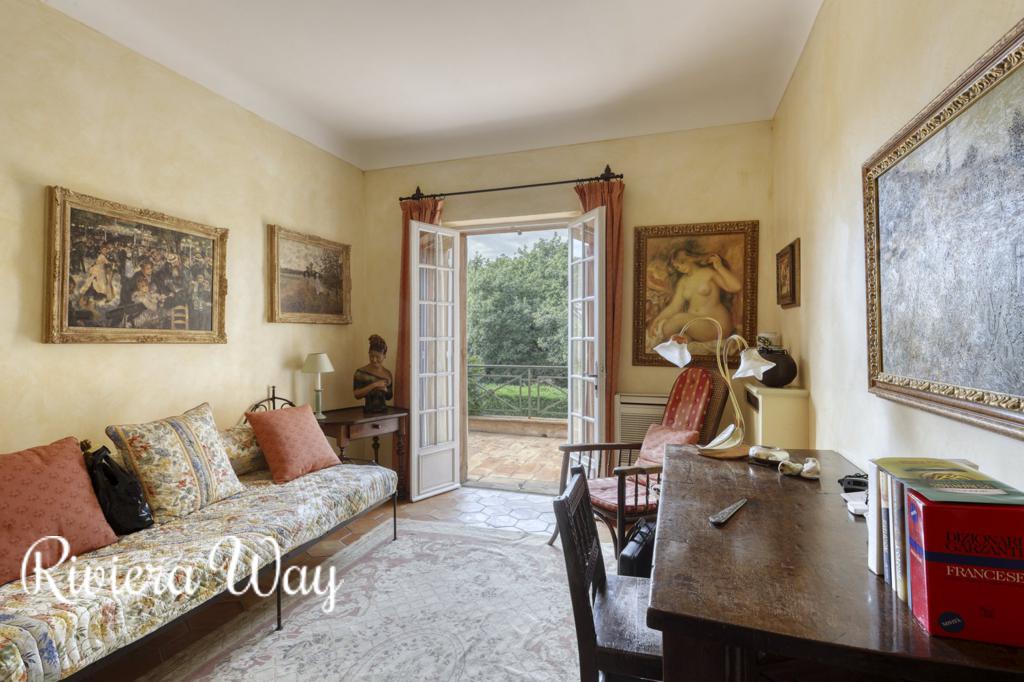 8 room villa in Saint-Tropez, photo #4, listing #86857596