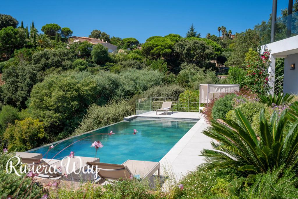 7 room villa in Sainte-Maxime, photo #6, listing #107076060