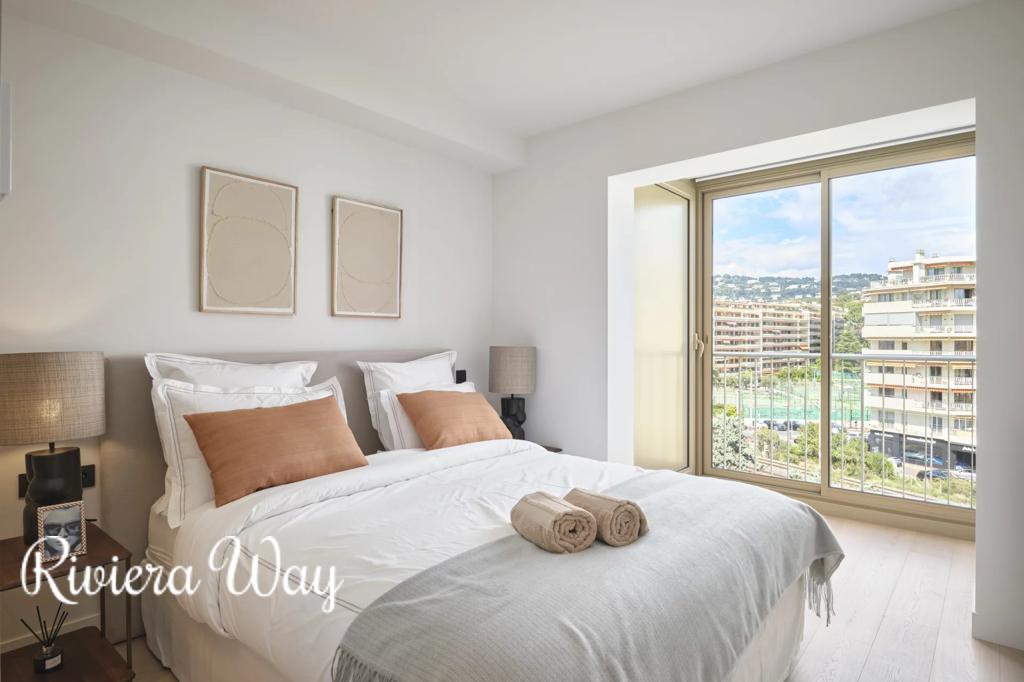 3 room apartment in Boulevard de la Croisette, photo #5, listing #105696864