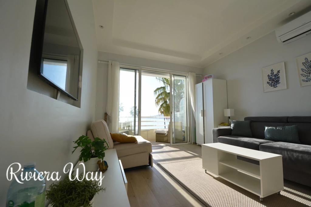 1 room apartment in Juan-les-Pins, photo #2, listing #101655498