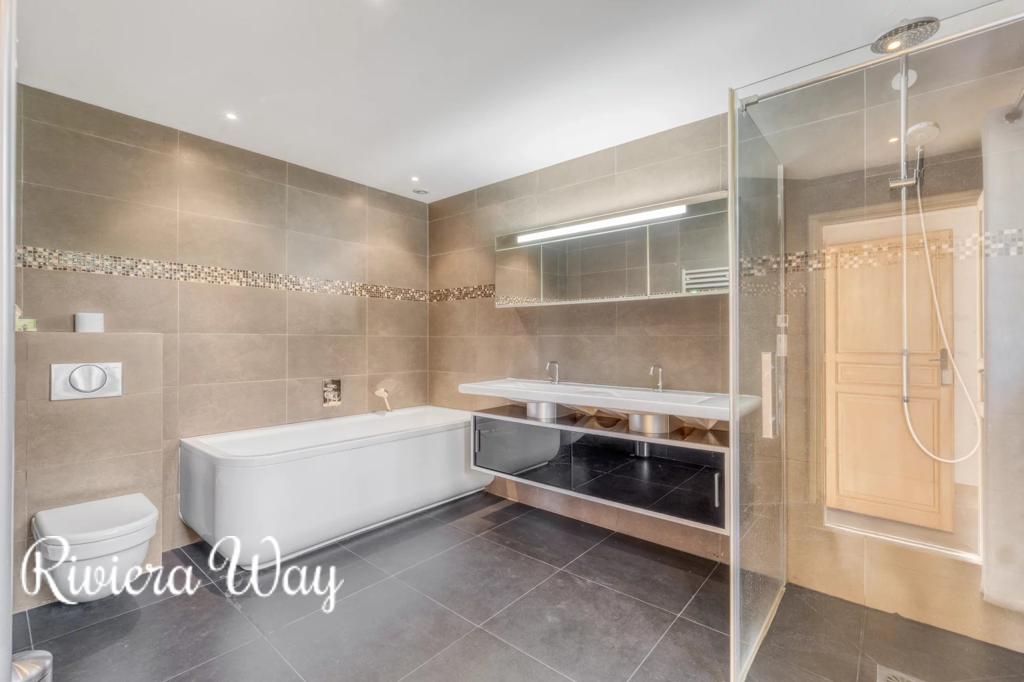 Villa in Grasse, photo #7, listing #102727716