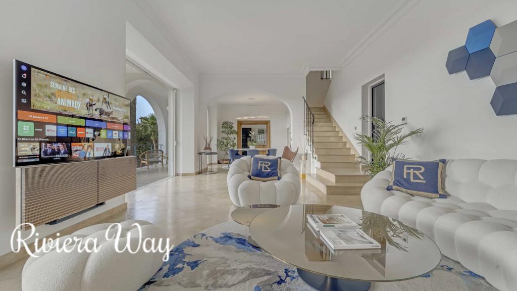 7 room villa in Sainte-Maxime, photo #6, listing #106575084