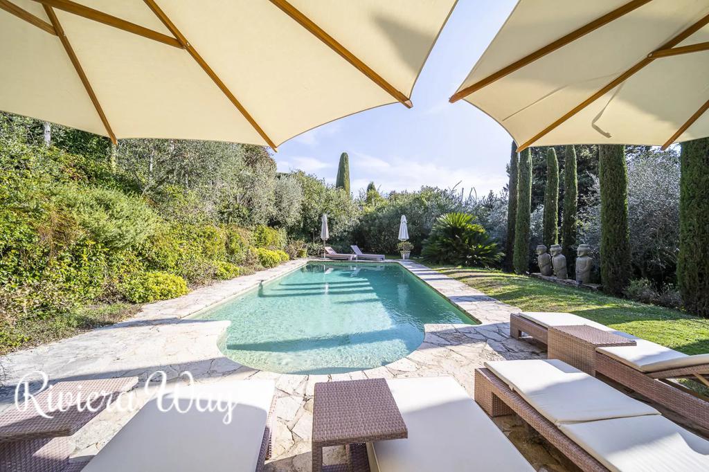 8 room villa in Mougins, photo #1, listing #82624752