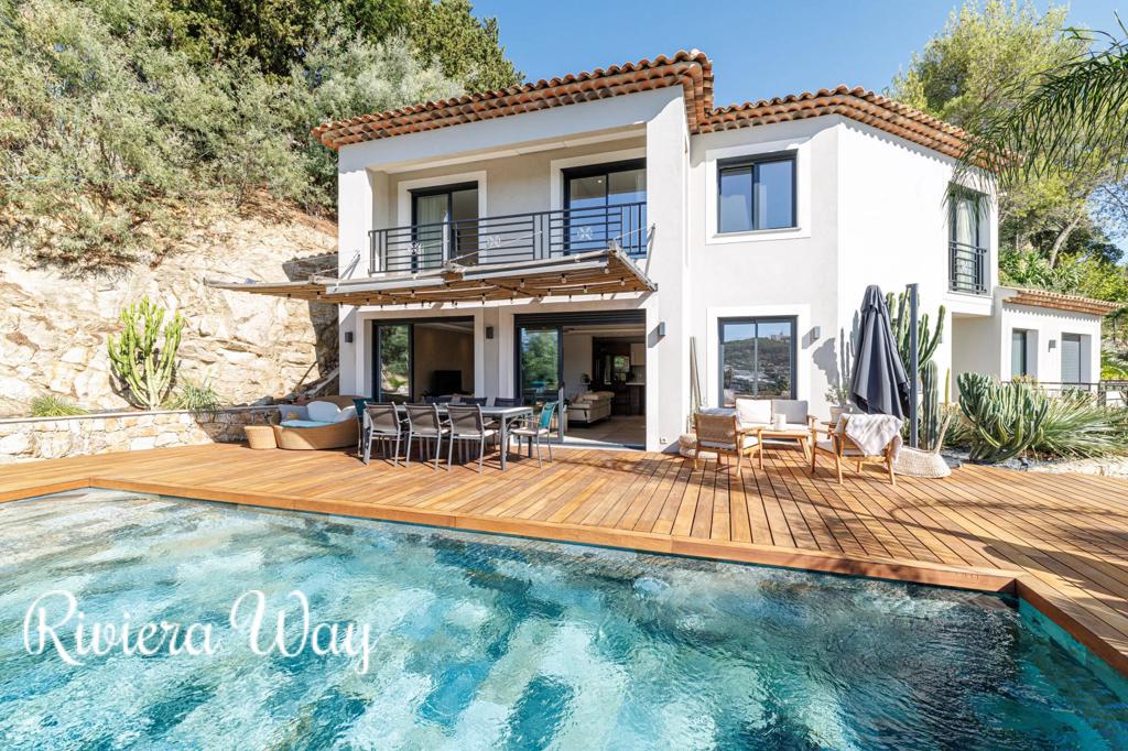 8 room villa in Vallauris, photo #2, listing #107055396