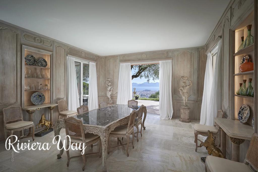 9 room villa in Cannes, photo #7, listing #106425732