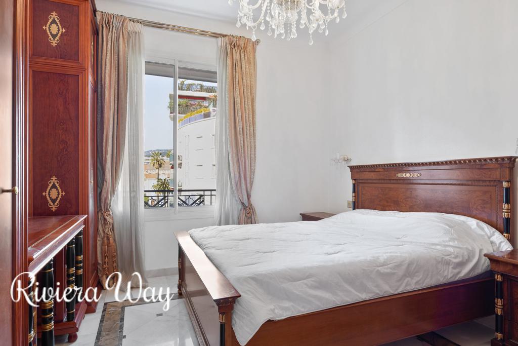 4 room apartment in Boulevard de la Croisette, photo #2, listing #85605408
