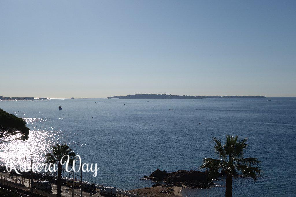 Apartment in Cannes, 56 m², photo #2, listing #80883054
