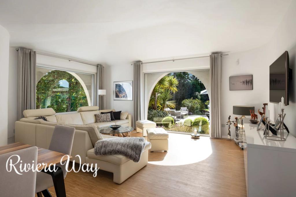 6 room villa in Mougins, photo #6, listing #99448398
