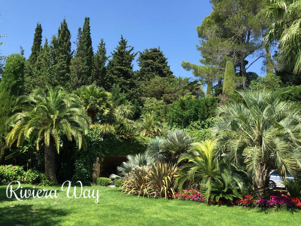 8 room villa in Mougins, photo #7, listing #82624752