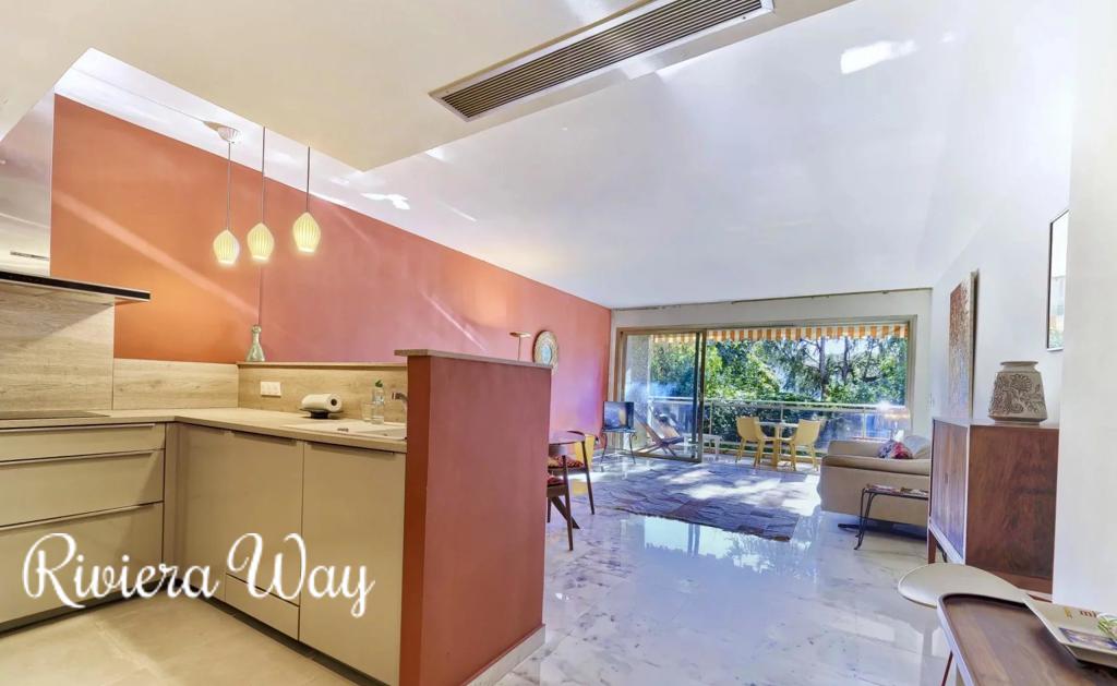 3 room apartment in Antibes, photo #2, listing #103956888