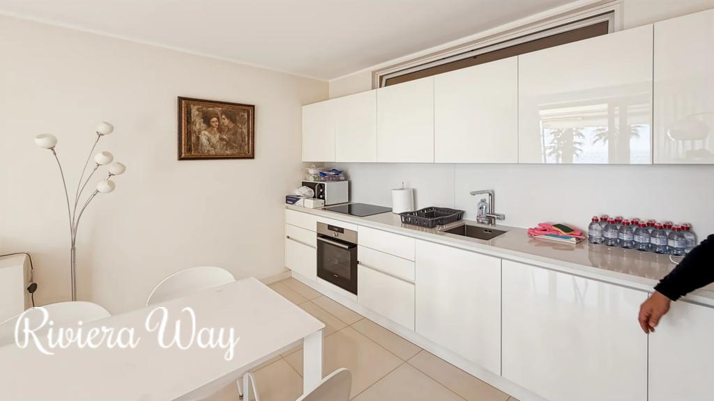 3 room apartment in Cannes, photo #4, listing #105964488