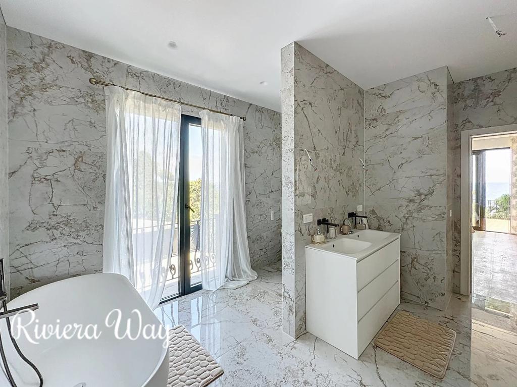 7 room villa in Cannes, photo #1, listing #104282556