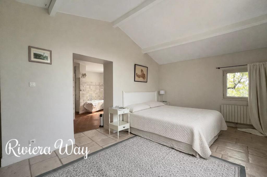 6 room villa in Le Rouret, photo #10, listing #105666540