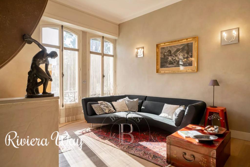 4 room apartment in Cannes, photo #7, listing #101966130