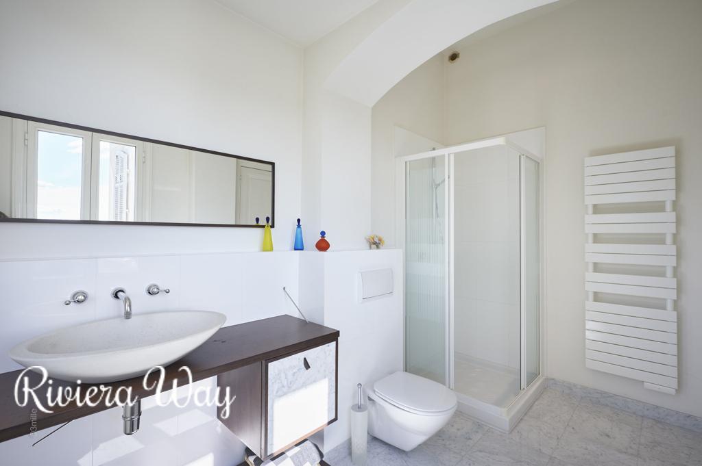 8 room villa in Saint-Raphaël, photo #10, listing #84946386