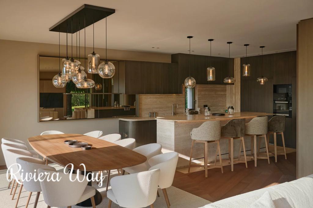 9 room villa in Mougins, photo #6, listing #103278882