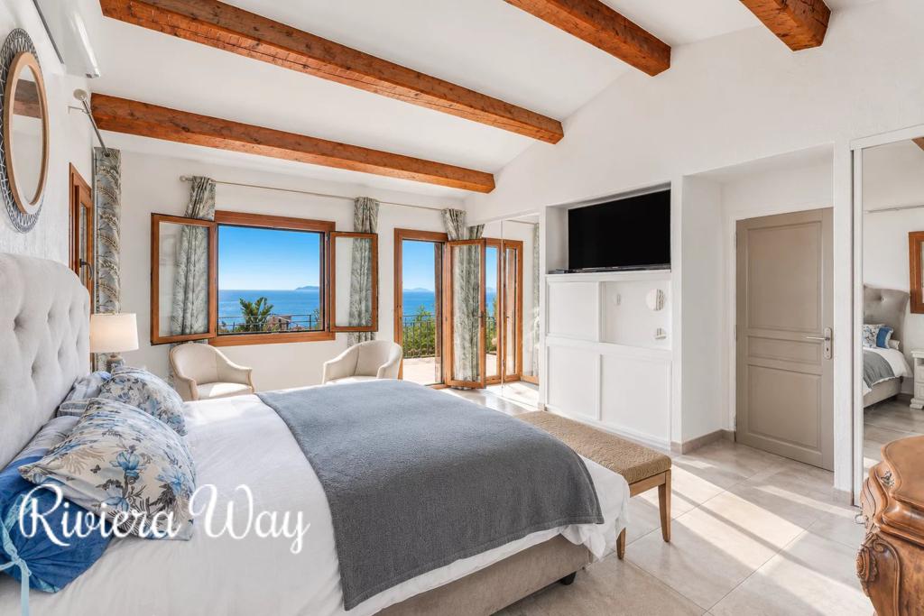 Villa in Rayol-Canadel-sur-Mer, photo #9, listing #105782124