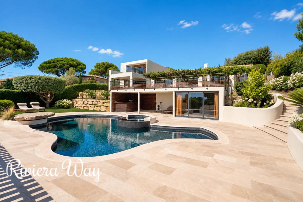 8 room villa in La Croix-Valmer, photo #3, listing #107086896