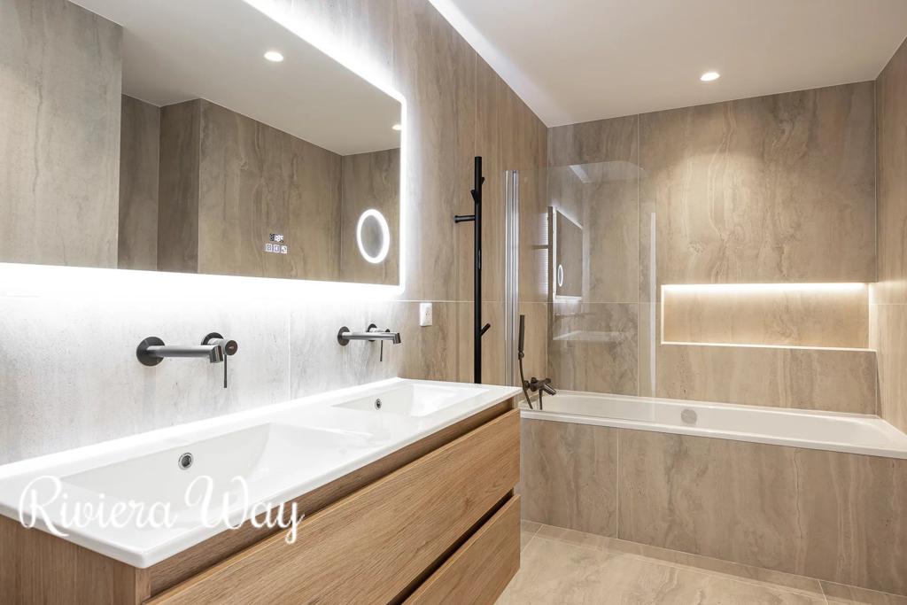 3 room apartment in Antibes, photo #10, listing #105680316
