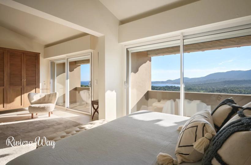 Villa in La Croix-Valmer, 280 m², photo #7, listing #104698356