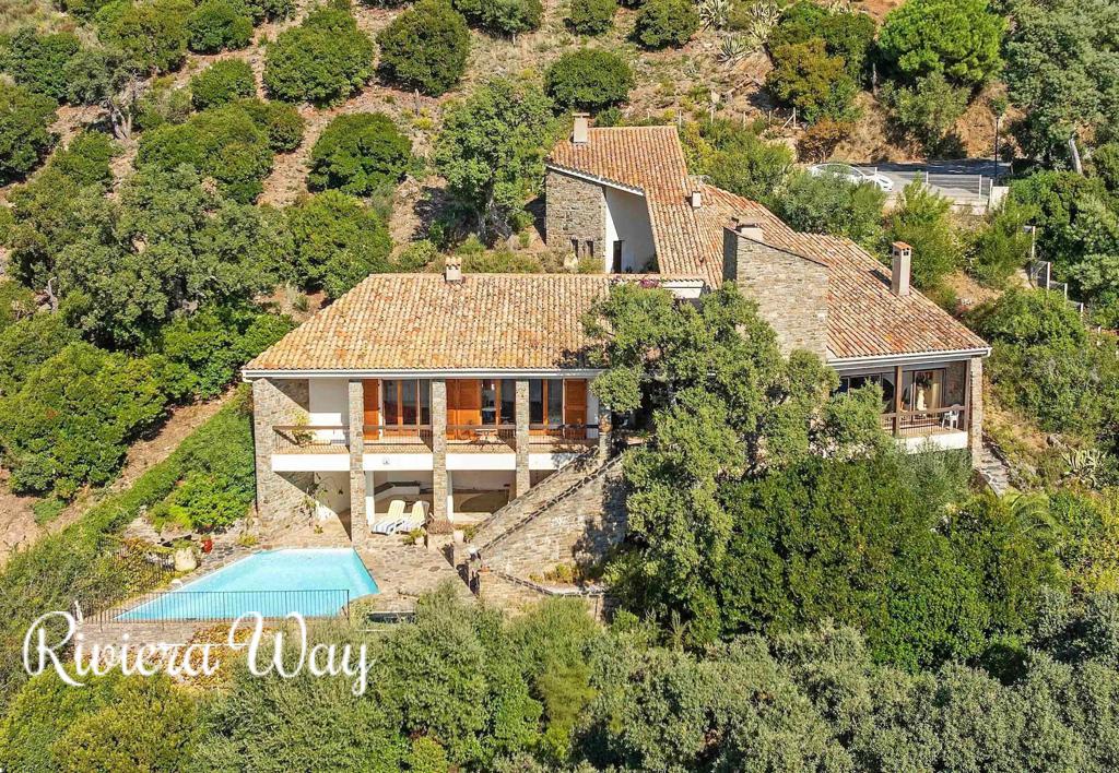7 room villa in Le Lavandou, photo #6, listing #104398854