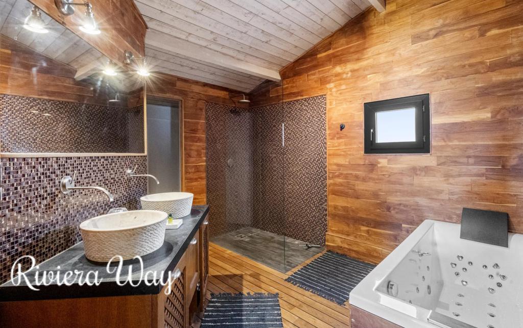6 room villa in Mougins, photo #8, listing #106436946